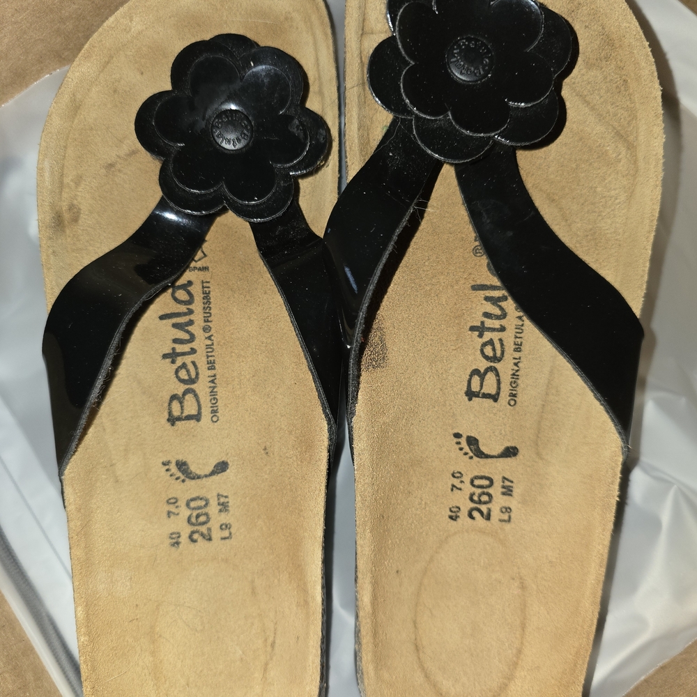 BETULA-Birkenstock Women's Black Floral Toe-Post Sandals